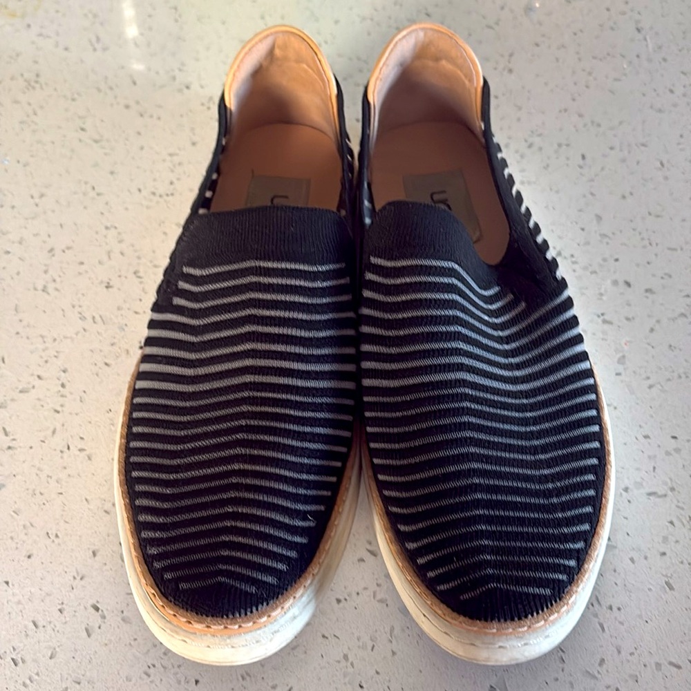 UGG Black and Tan Casual Slip-Ons